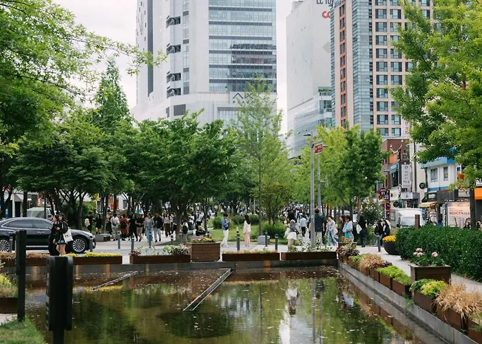 Comfortable 10 Min From Hongik University, 5min From Gajwa Station With Baby Products, 4 Bedrooms 8 People Seoul