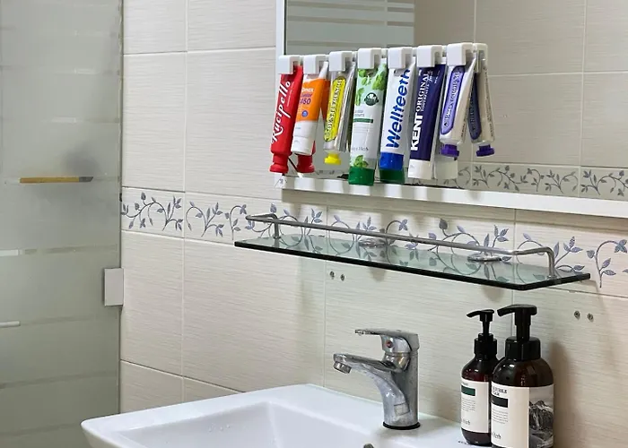 Apartment Comfortable 10 Min From Hongik University, 5min From Gajwa Station With Baby Products, 4 Bedrooms 8 People *